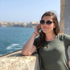 Meet your Posher, Becca